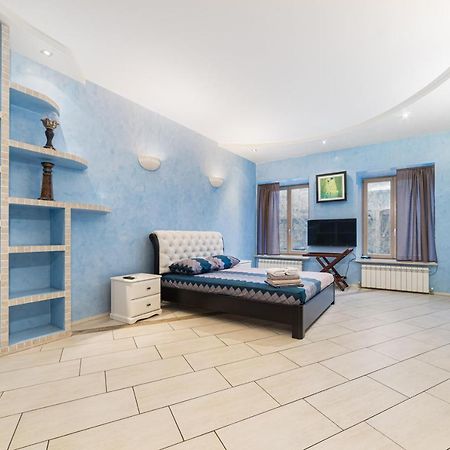 Classical Deribasivska 3-Bedrooms Apartment オデッサ エクステリア 写真