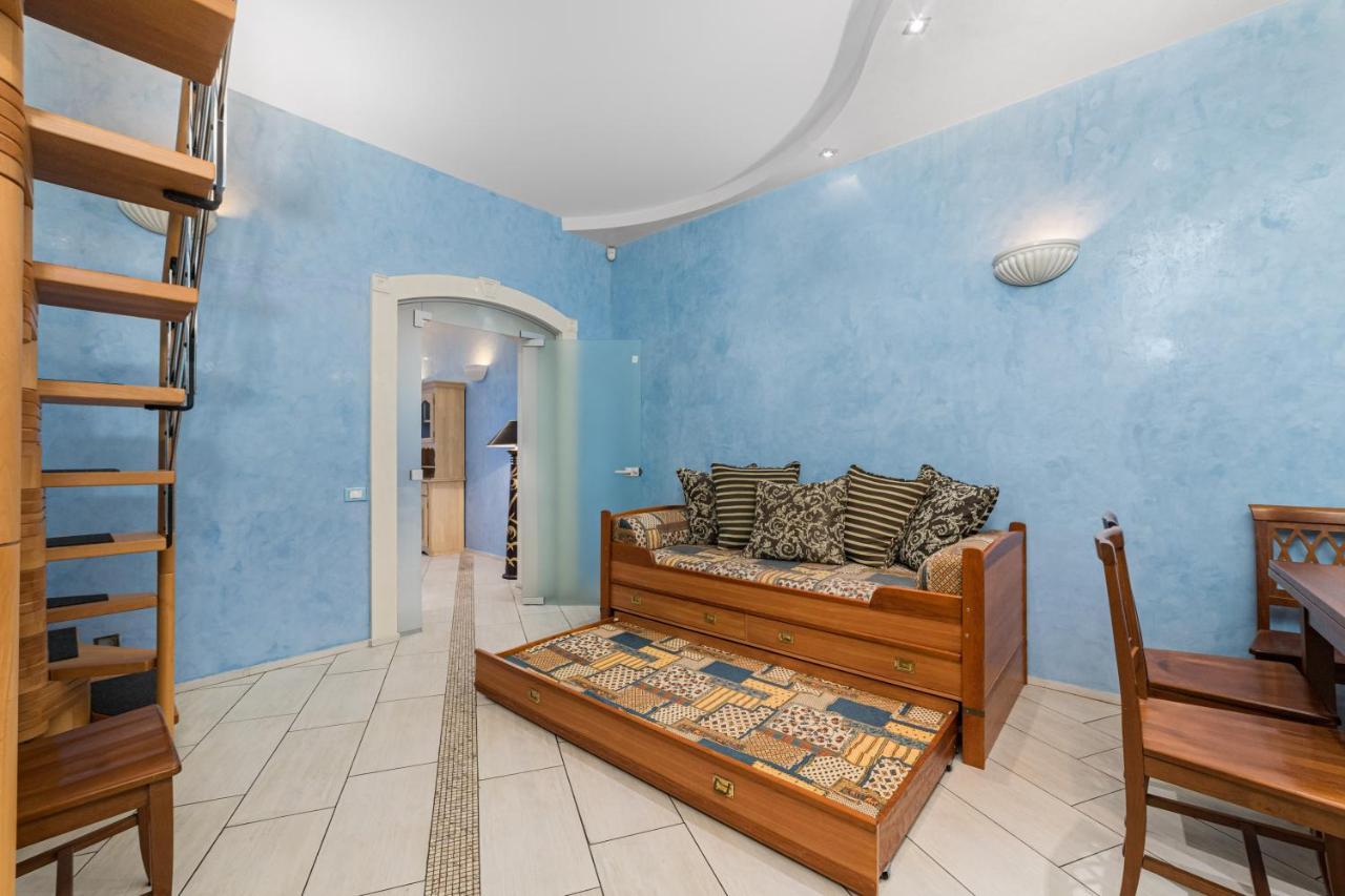 Classical Deribasivska 3-Bedrooms Apartment オデッサ エクステリア 写真