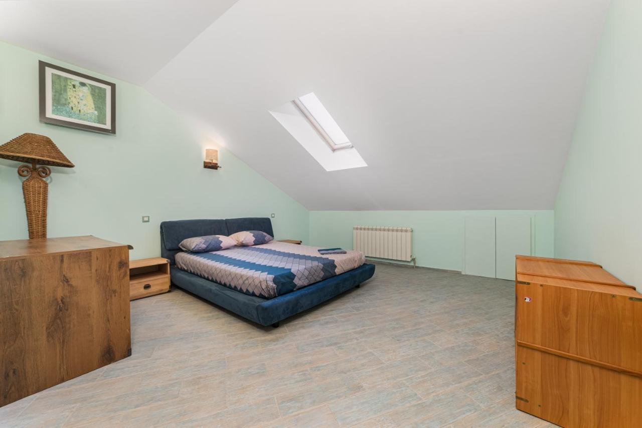 Classical Deribasivska 3-Bedrooms Apartment オデッサ エクステリア 写真