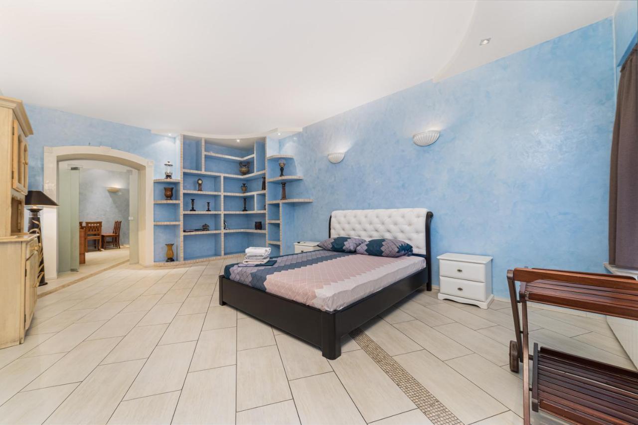 Classical Deribasivska 3-Bedrooms Apartment オデッサ エクステリア 写真